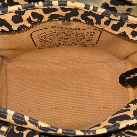 Coach leopard medium cargo tote - Picture 4 of 10